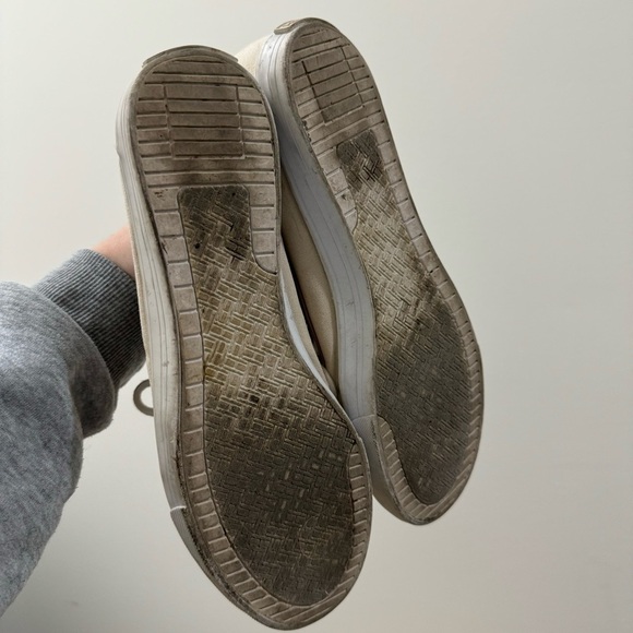 Tommy Hilfiger White & Tan Slip On Boat Shoes 8 - Picture 5 of 8